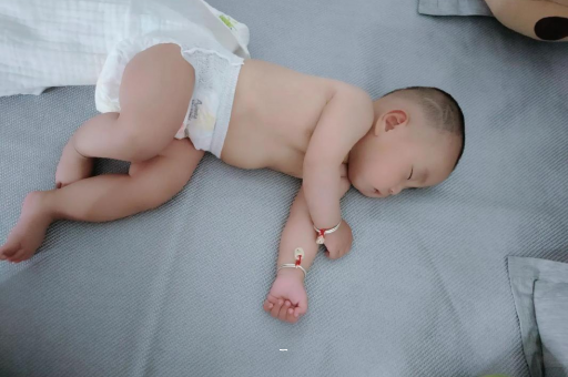阜阳宝宝多久会抬头